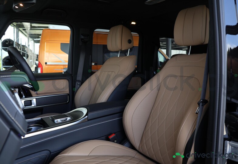 Mercedes G-class Black