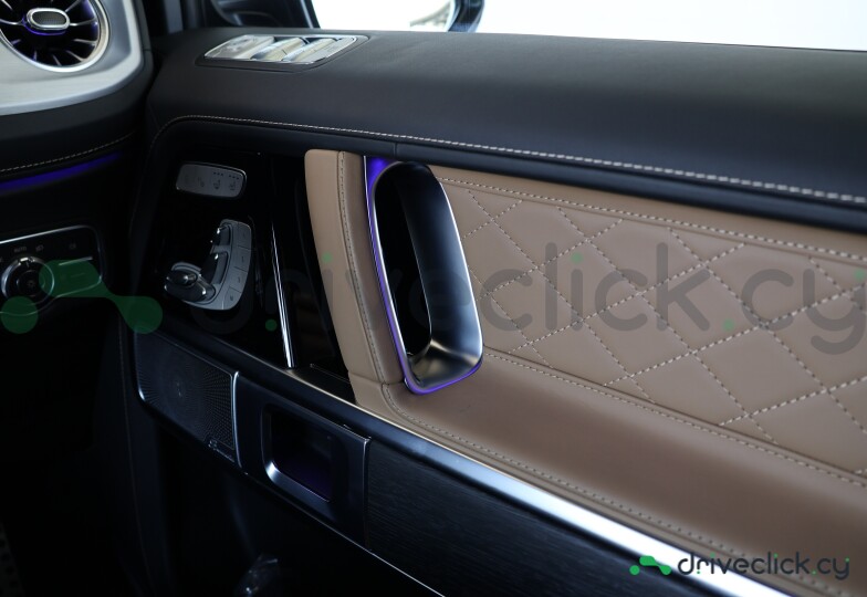 Mercedes G-class Black
