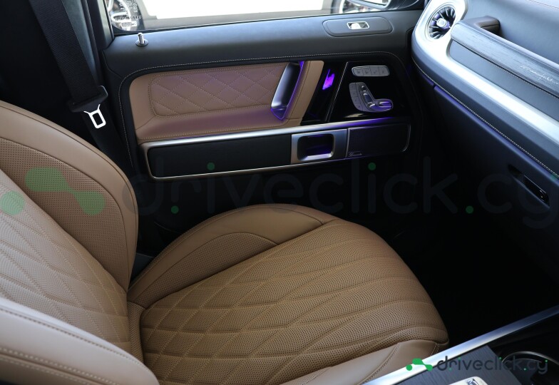 Mercedes G-class Black