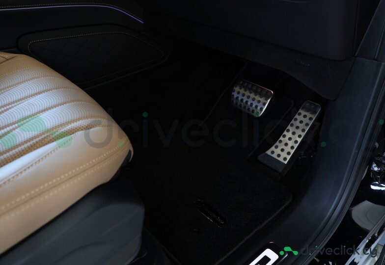 Mercedes G-class Black