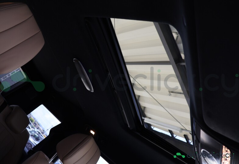 Mercedes G-class Black