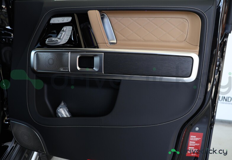 Mercedes G-class Black
