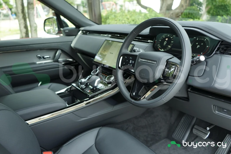 Land Rover Range Rover Sport Красный