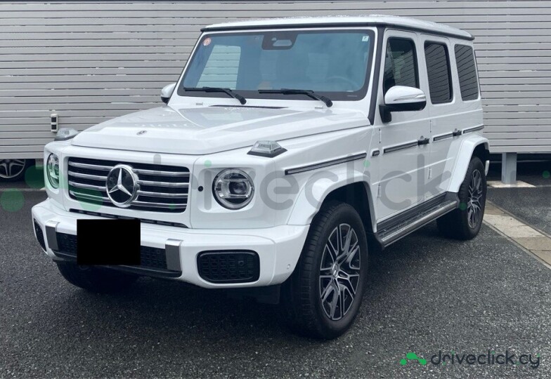 Mercedes G-class White