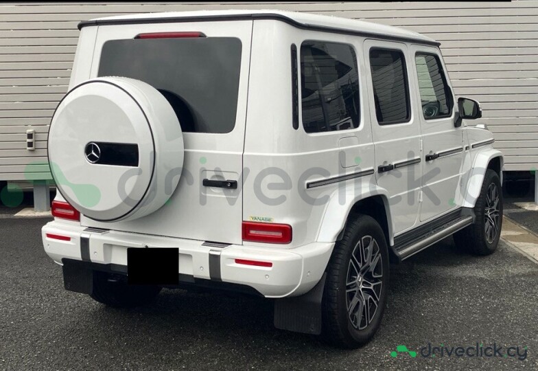 Mercedes G-class White