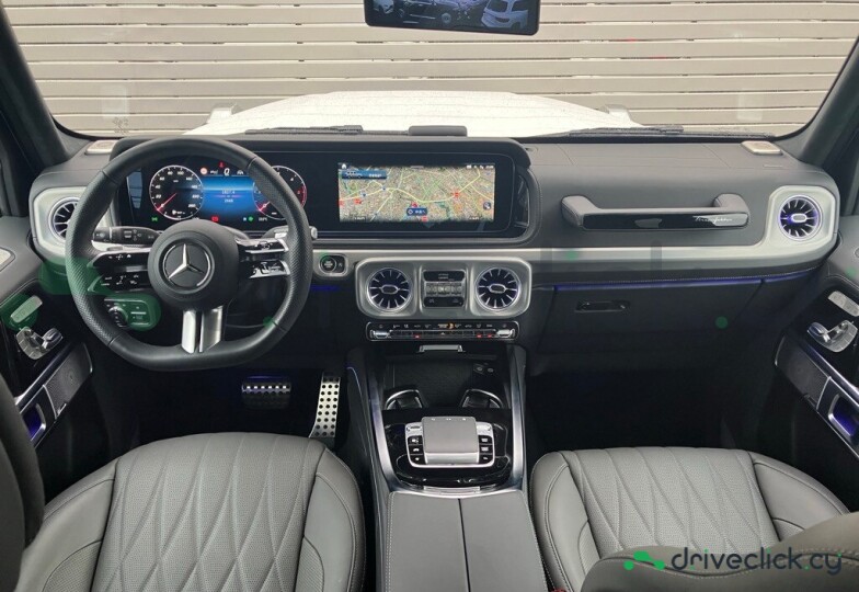 Mercedes G-class White