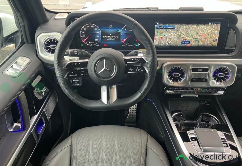 Mercedes G-class White