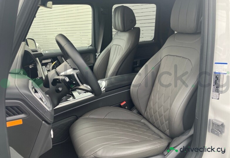 Mercedes G-class White