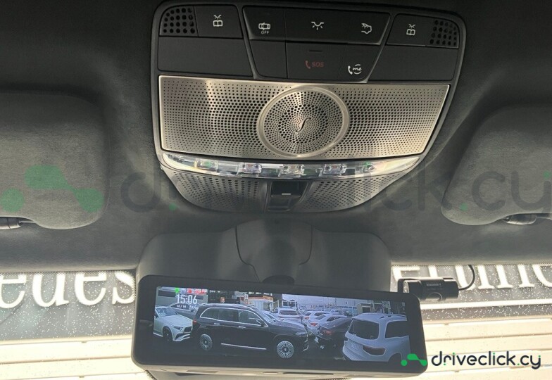 Mercedes G-class White