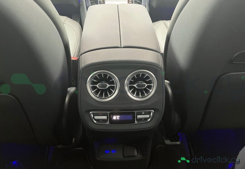 Mercedes G-class White