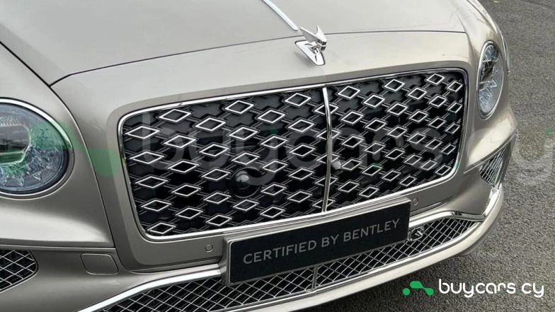 Bentley Flying Spur Бежевый