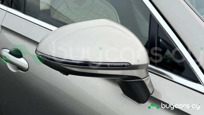 Bentley Flying Spur Бежевый