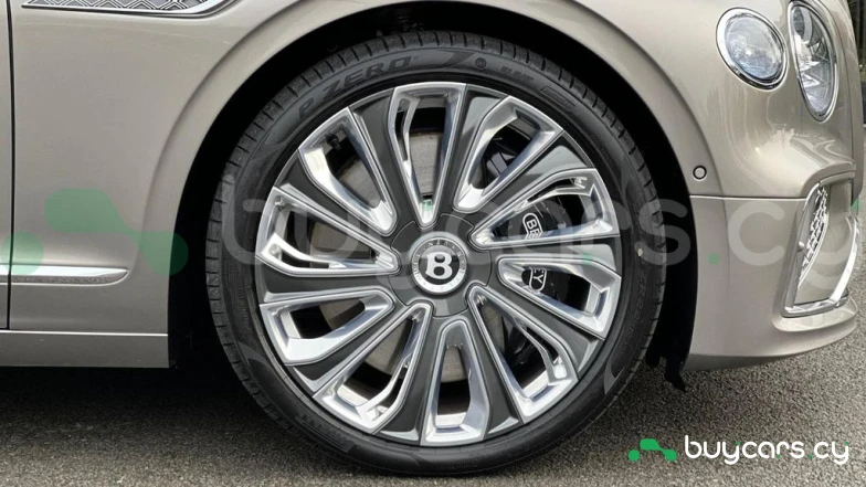 Bentley Flying Spur Бежевый