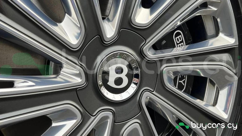 Bentley Flying Spur Бежевый