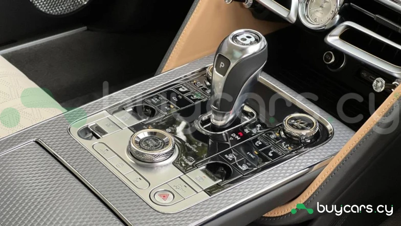 Bentley Flying Spur Бежевый