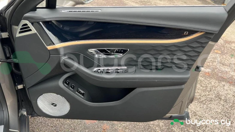 Bentley Flying Spur Бежевый