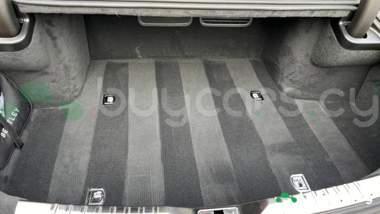 Bentley Flying Spur Бежевый