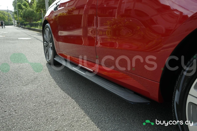 Land Rover Range Rover Sport Красный