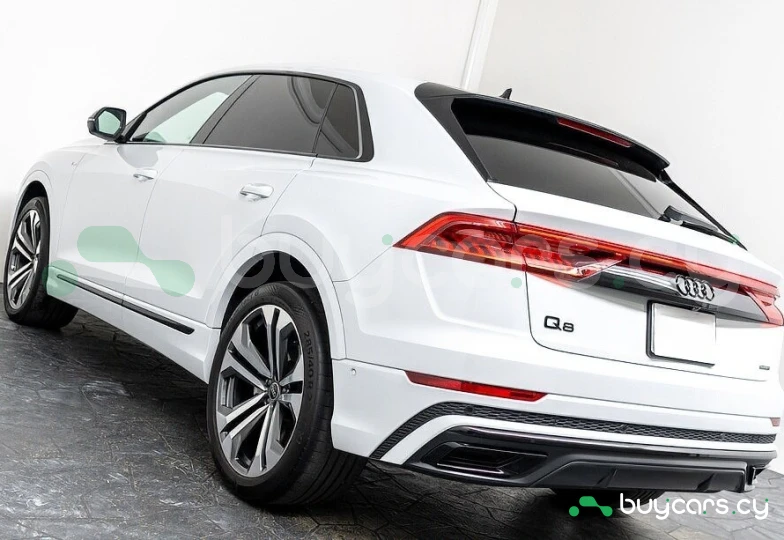 Audi Q8 White