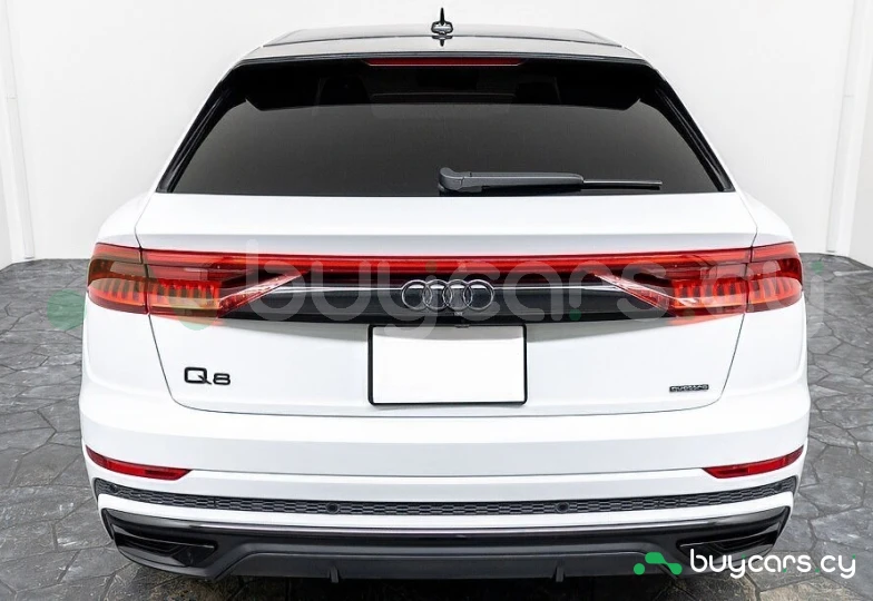 Audi Q8 White