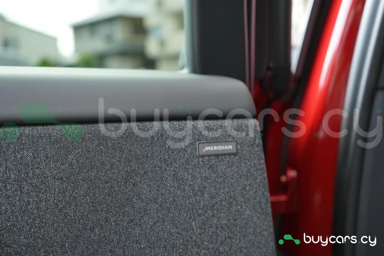 Land Rover Range Rover Sport Красный