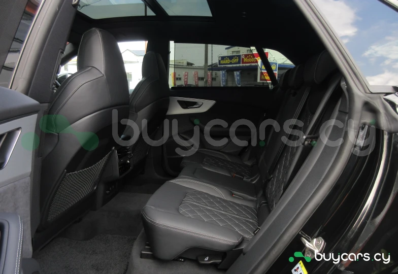 Audi Q8 Черный