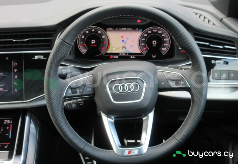 Audi Q8 Черный