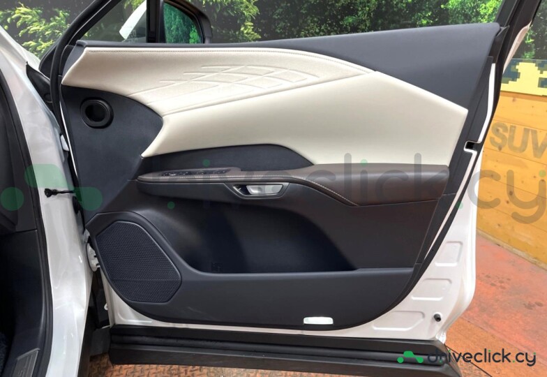 Lexus RX Белый