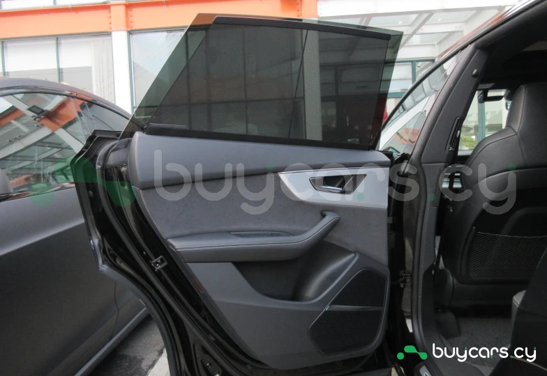 Audi Q8 Черный