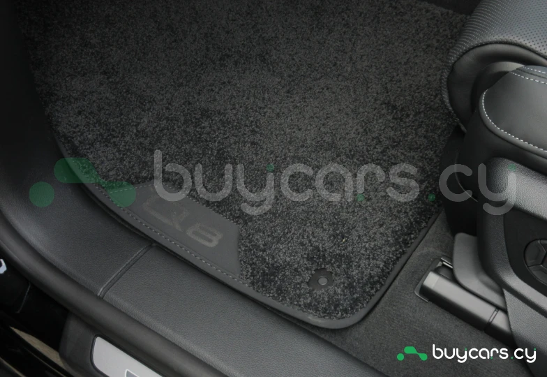 Audi Q8 Черный