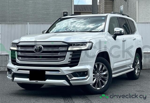 Toyota Land Cruiser 300 White