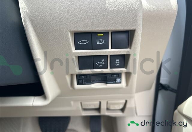Toyota Land Cruiser 300 White