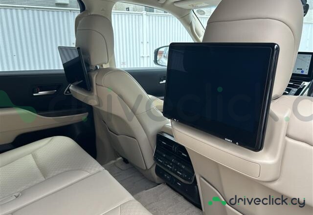 Toyota Land Cruiser 300 White