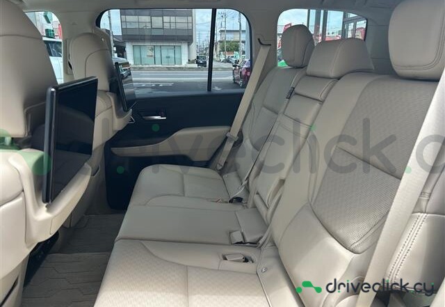 Toyota Land Cruiser 300 White