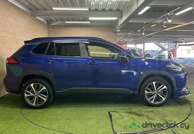 Toyota Corolla Cross Blue