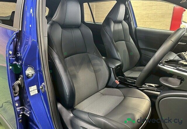Toyota Corolla Cross Blue