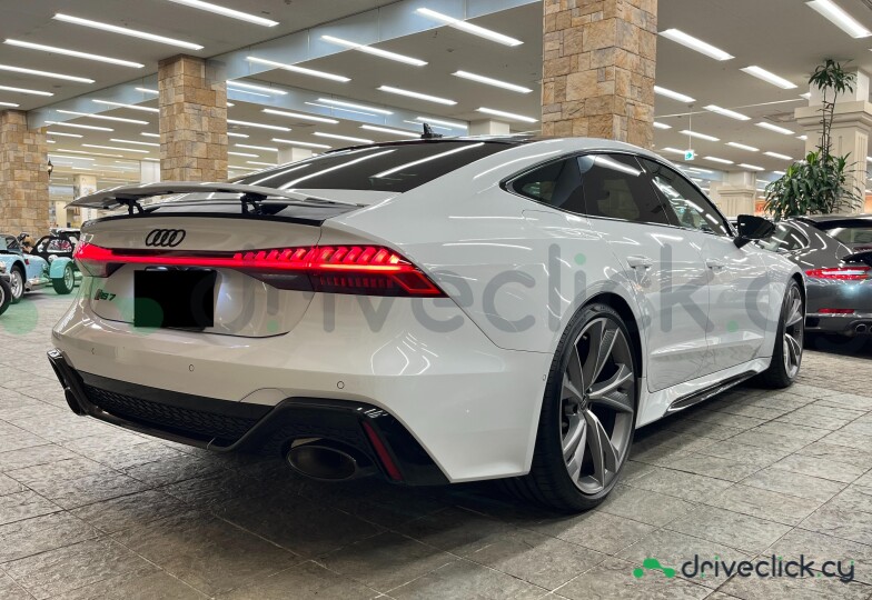 Audi RS7 White