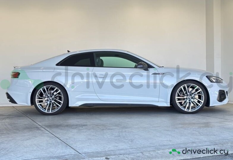 Audi RS5 White