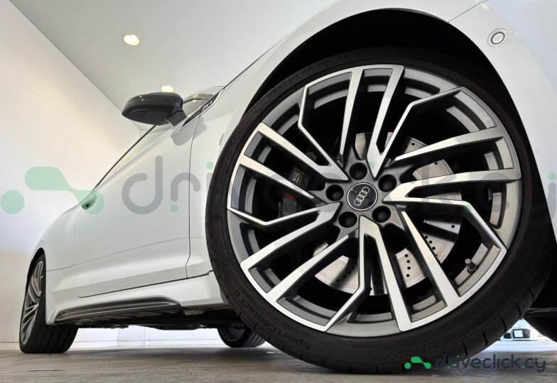 Audi RS5 White