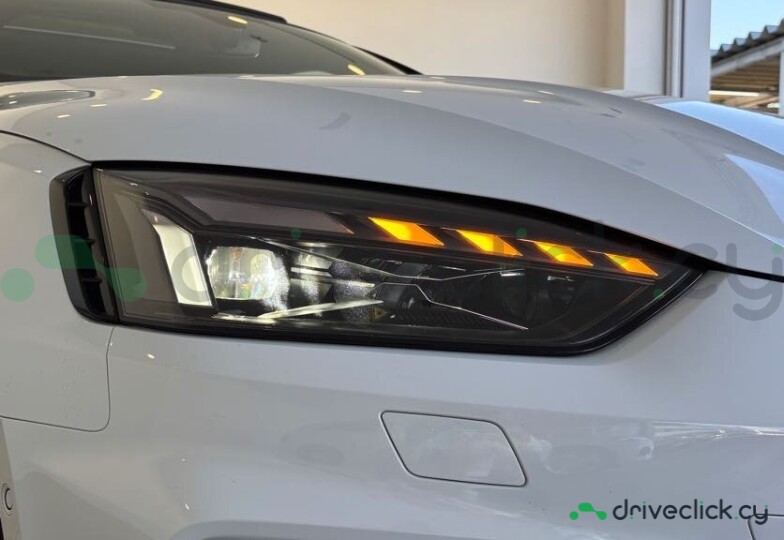 Audi RS5 White