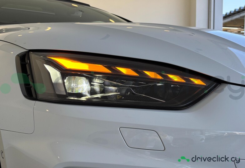 Audi RS5 White