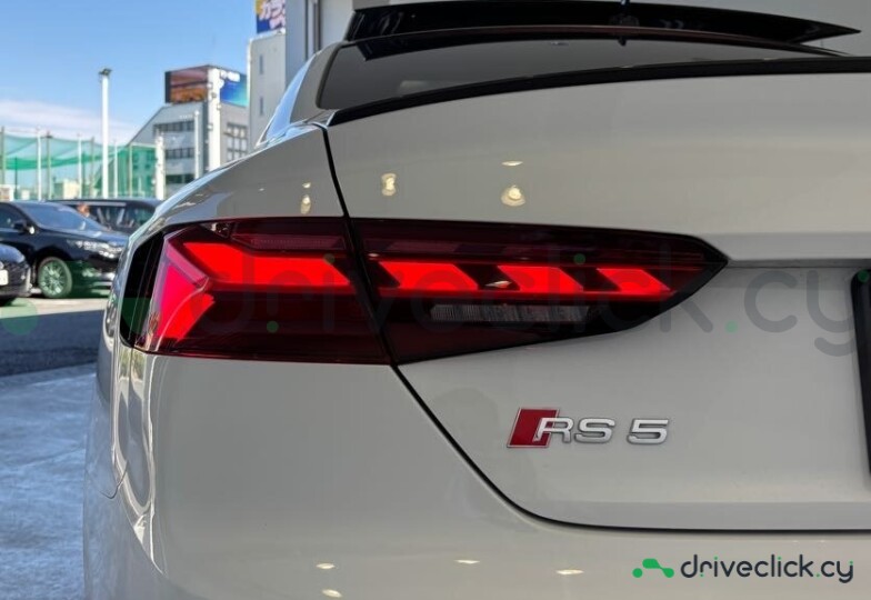 Audi RS5 White