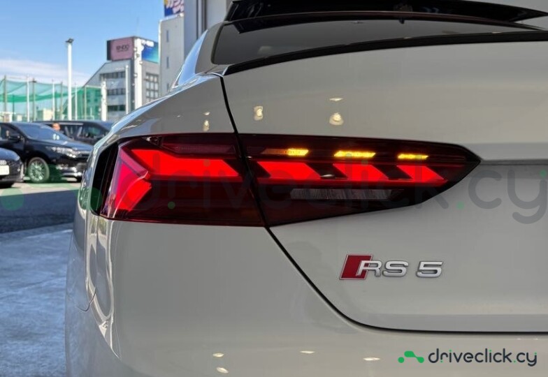 Audi RS5 White