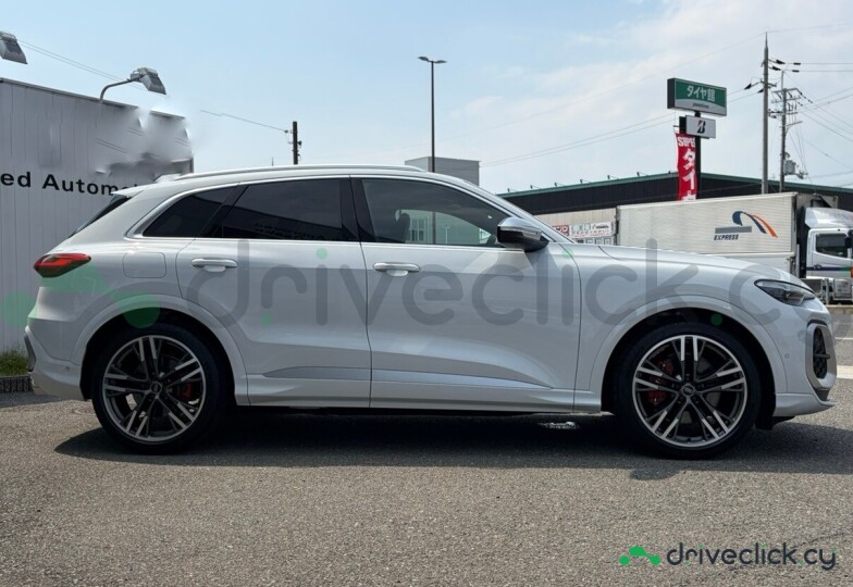 Audi SQ5 White