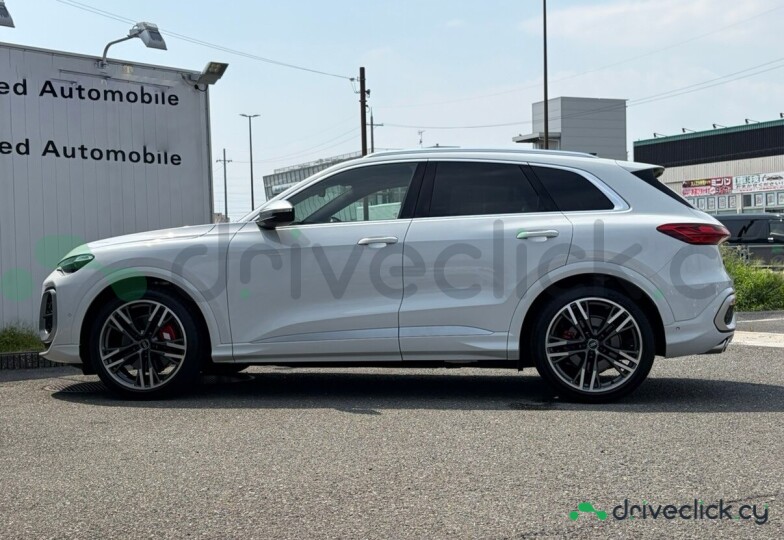 Audi SQ5 White