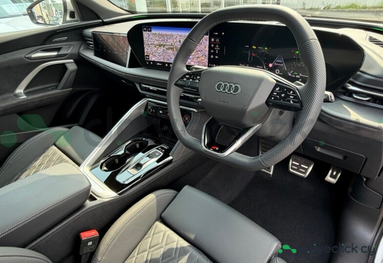Audi SQ5 White