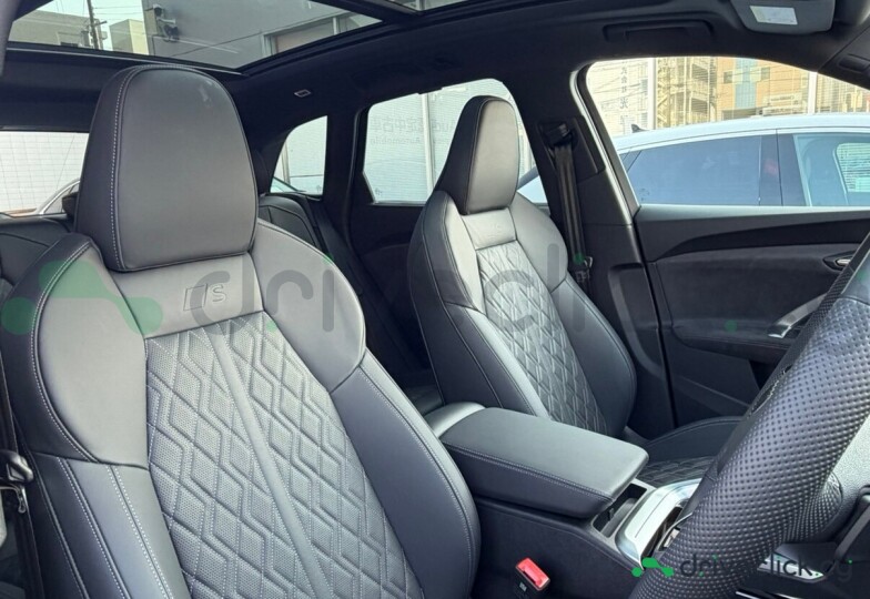 Audi SQ5 White