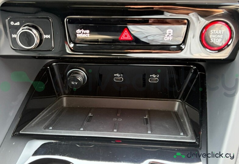 Audi SQ5 White