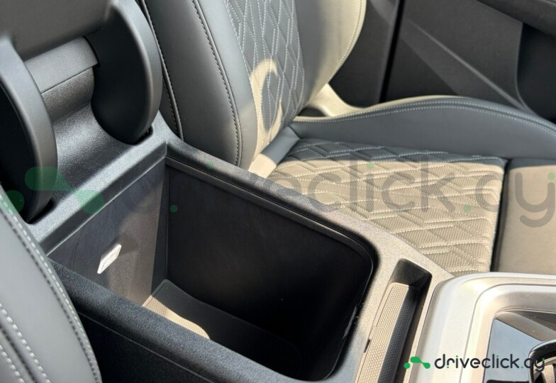 Audi SQ5 White