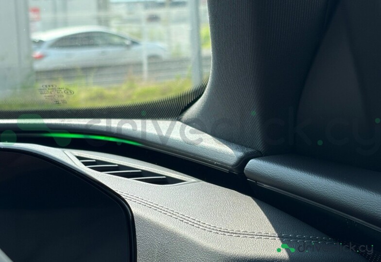Audi SQ5 White